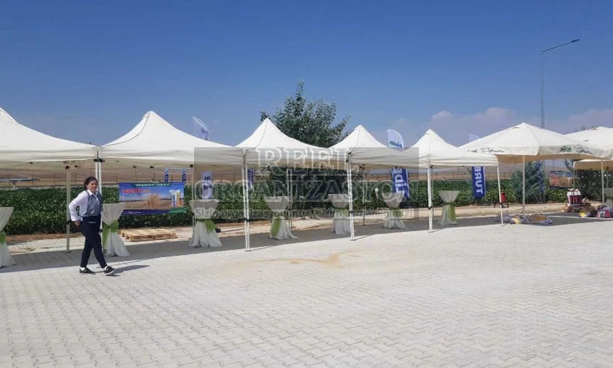 Meydan Şemsiye Gölgelik Kiralama İstanbul - Reel Organizasyon gerçek kurulum görseli