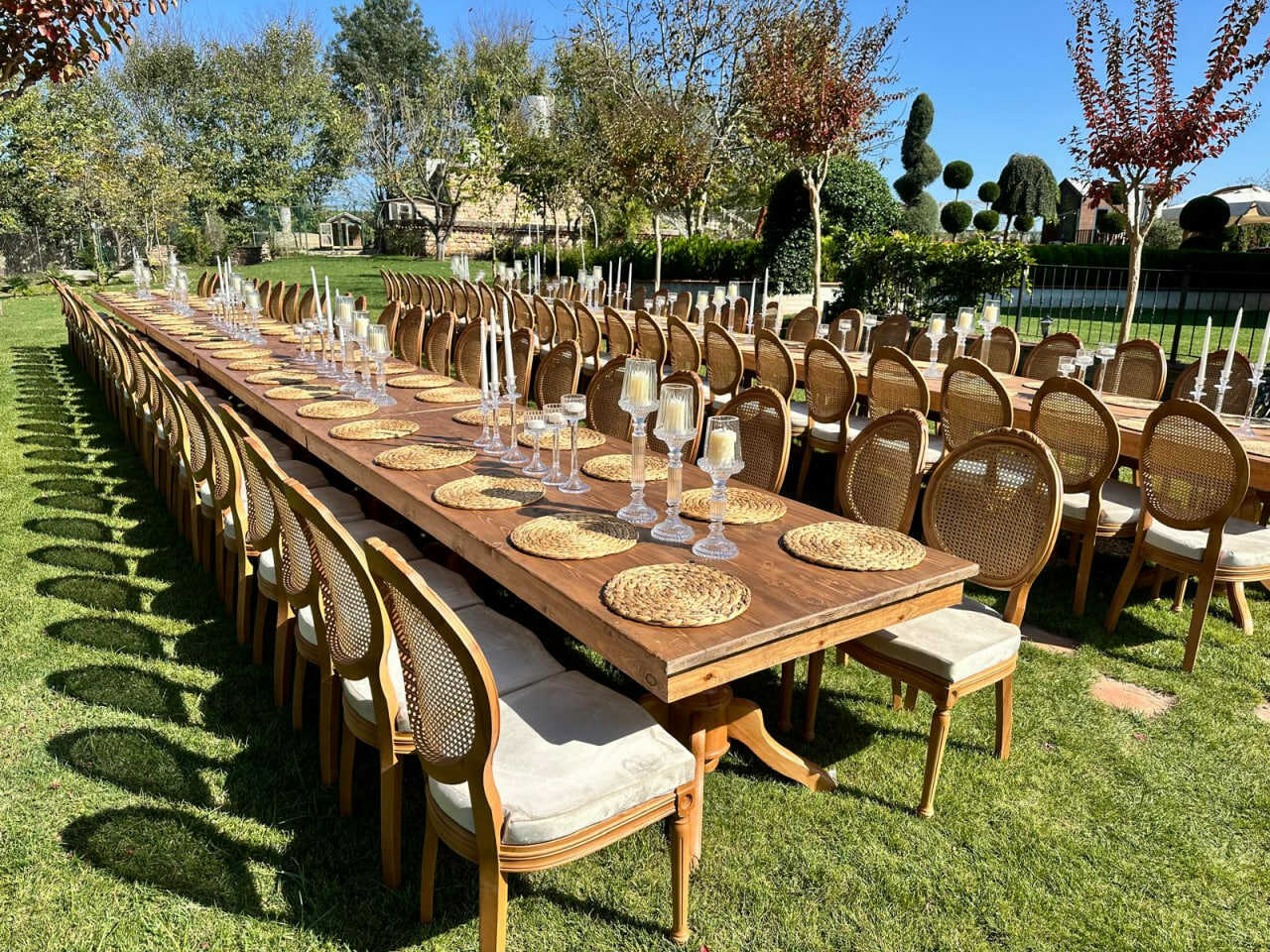 hazeran-masa-sandalye-kiralama