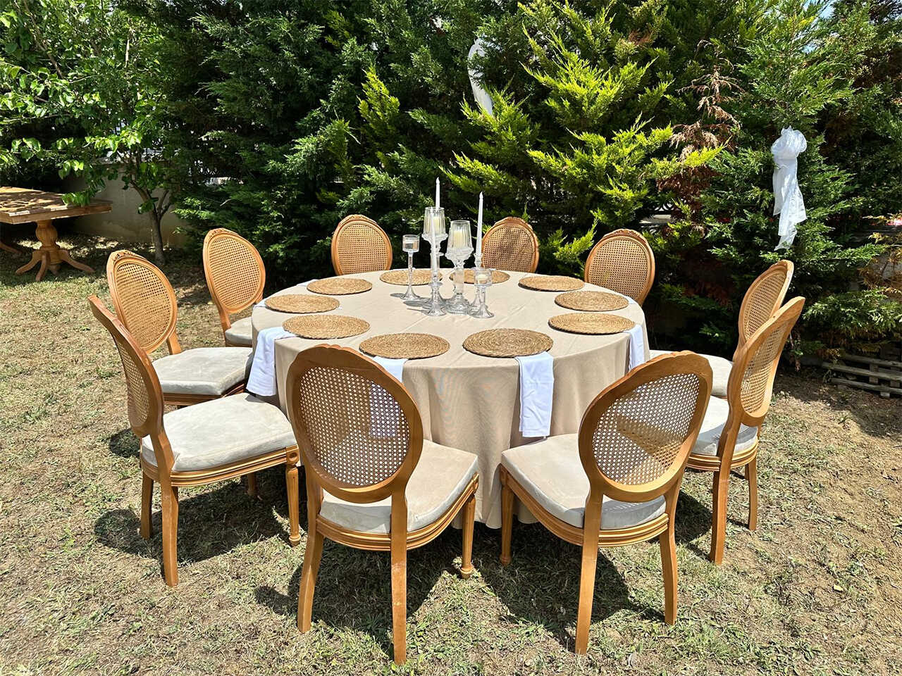 kiralik-ahsap-masa-sandalye