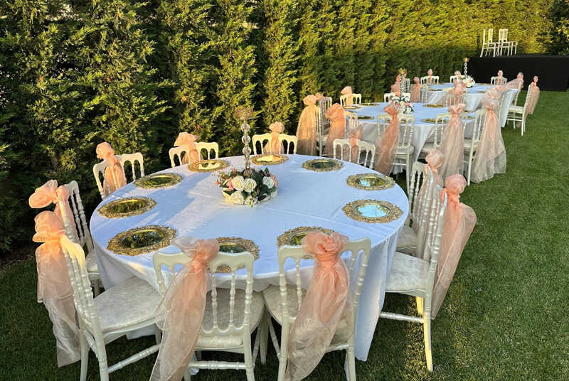 eyaz-napolyon-sandalye-kiralama